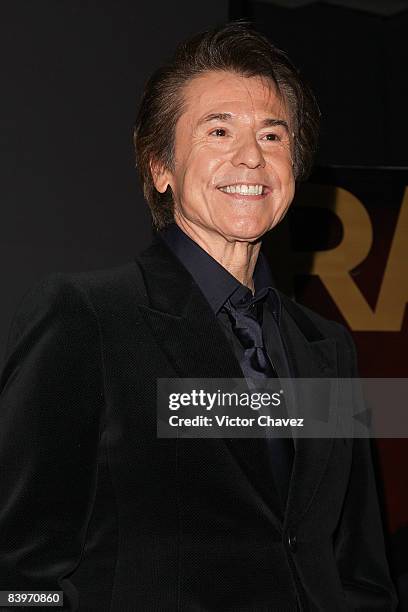 Spanish singer Raphael "El Divo De Linares" attends the launch of his album "Raphael - 50 Años Despues" at the Hotel Camino Real on December 9, 2008...