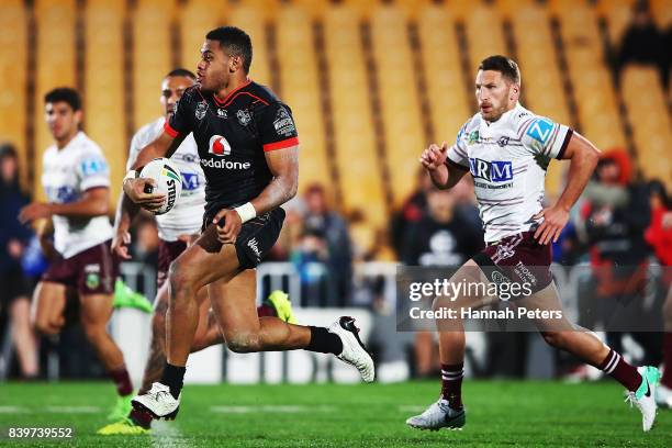 David Fusitu'a of the Warriors makes a break during the round 25 NRL match between the New Zealand Warriors and the Manly Sea Eagles at Mt Smart...