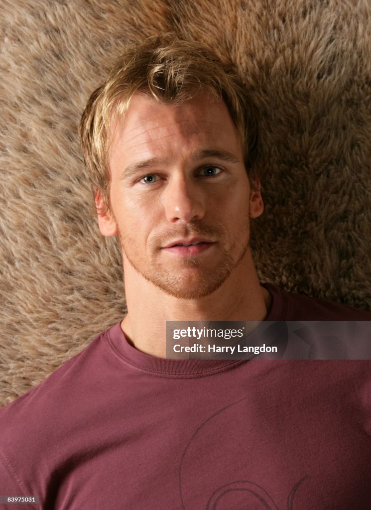 Rusty Tinder Actor American model and actor Rusty Joiner poses for a portrait in 2004 in ...
