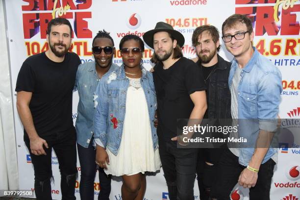 Sam Getz, Brett Lindemann, Jimmy Weaver, Mikey Gould, Bri Bryant and Jon Bryant of the US band Welshly Arms during the 'Stars for Free' open air...