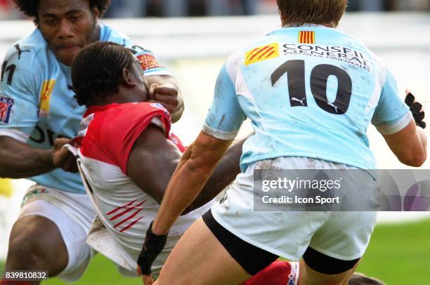 Coup de poing de Samueli NAULU sur Serge BETSEN - Biarritz / Perpignan - - 10eme journee de Top 14 -