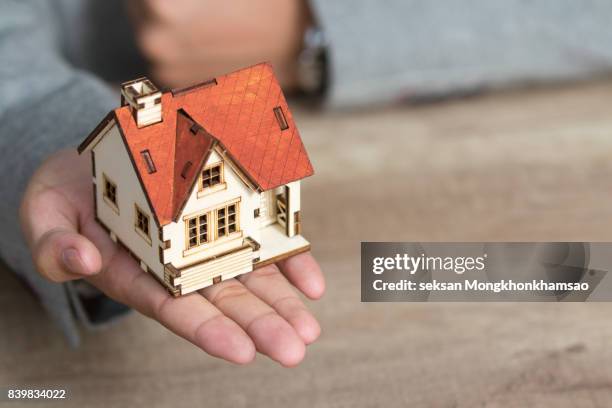 selling house - housing problems - fotografias e filmes do acervo