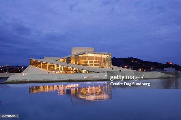 operahouse, oslo, norway - オペラハウス ストックフォトと画像
