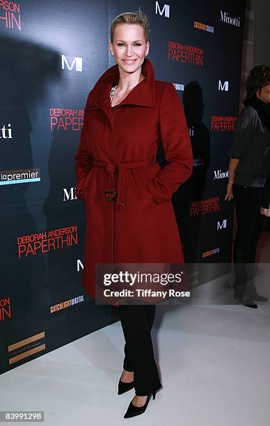 Actress Natasha Henstridge arrives at the Deborah Anderson book signing for "Paperthin" on December 10, 2008 in Beverly Hills, California.