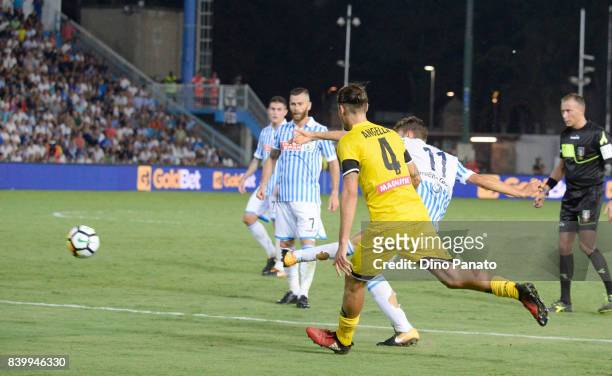 Luca Rizzo of Spal scores his team's third goal during the Serie A match between Spal and Udinese Calcio at Stadio Paolo Mazza on August 27, 2017 in...