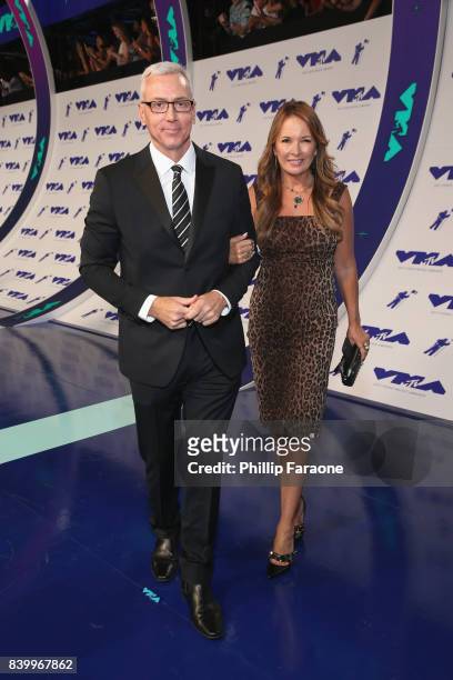 Dr. Drew Pinsky and Susan Pinsky attend the 2017 MTV Video Music Awards at The Forum on August 27, 2017 in Inglewood, California.
