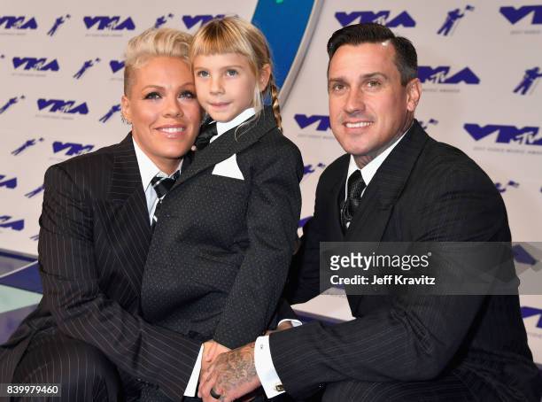 Pink, Willow Sage Hart and Carey Hart attend the 2017 MTV Video Music Awards at The Forum on August 27, 2017 in Inglewood, California.