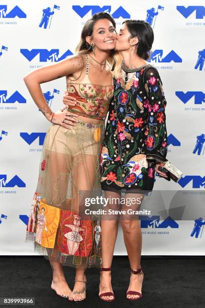 Paris Jackson and Caroline D'Amore pose in the press room during the 2017 MTV Video Music Awards at The Forum on August 27, 2017 in Inglewood,...