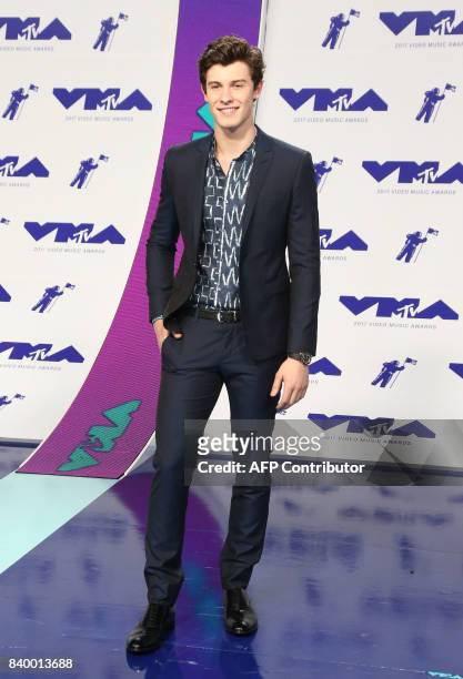 Singer Shawn Mendes arrives at the MTV Video Music Awards 2017, In Inglewood, California, on August 27, 2017. / AFP PHOTO / TOMMASO BODDI