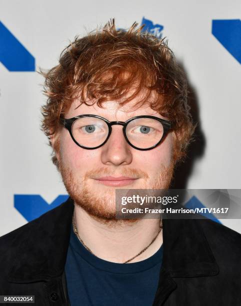 Ed Sheeran, winner of Artist of the Year, poses backstage during the 2017 MTV Video Music Awards at The Forum on August 27, 2017 in Inglewood,...