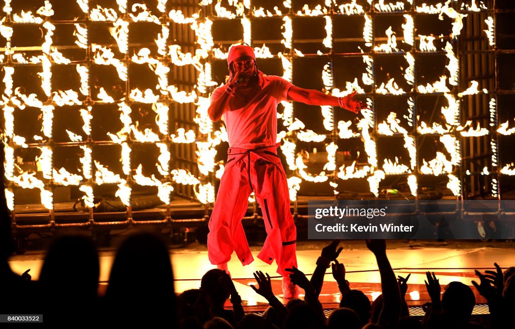 2017 MTV Video Music Awards - Fixed Show