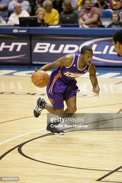Brian Evans of the Iowa Energy drives on the Erie BayHawks at Tullio Arena on December 5, 2008 in Erie, Pennsylvania. NOTE TO USER: User expressly...