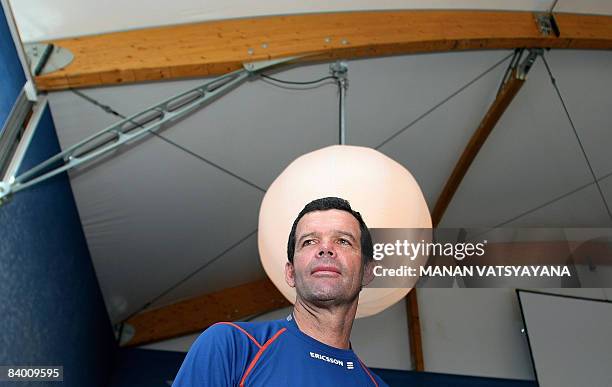 Ericsson 4 yatch skipper Brazilian Torben Grael leaves after addressing journalists in Cochin on December 12, 2008. The eight competitors in the...