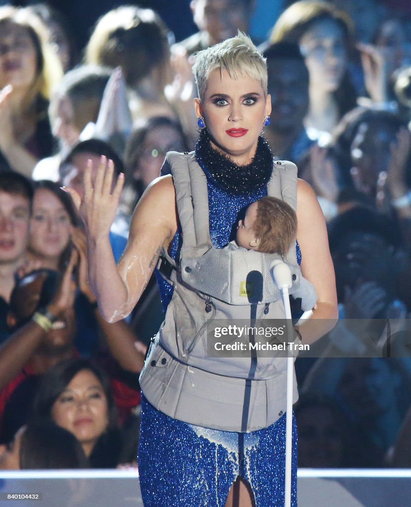 2017 MTV Video Music Awards - Show