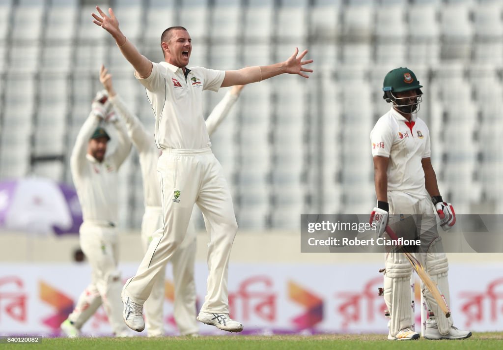 Bangladesh v Australia - 1st Test: Day 2