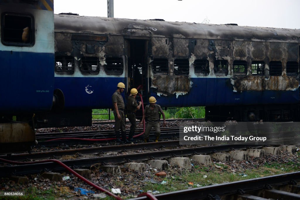 Train set on fire at Anand Vihar station