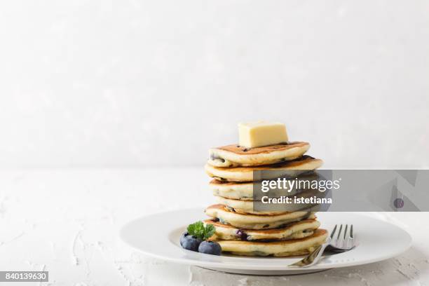 occasions. blueberry pancakes - blueberry pancakes bildbanksfoton och bilder
