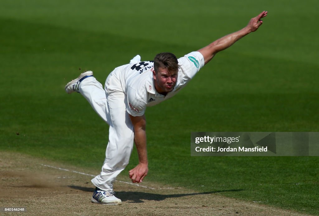 Surrey v Middlesex - Specsavers County Championship: Division One
