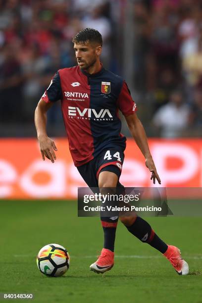 Miguel Veloso of Genoa CFC in action during the Serie A match between Genoa CFC and Juventus at Stadio Luigi Ferraris on August 26, 2017 in Genoa,...