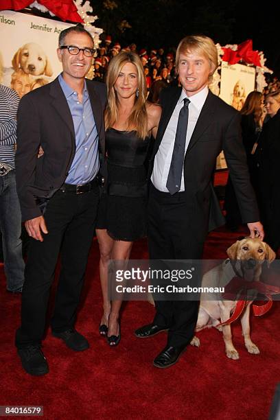 Director David Frankel, Jennifer Aniston, Owen Wilson and Clyde at 20th Century Fox Premiere of 'Marley & Me' on December 11, 2008 at Mann's Village...