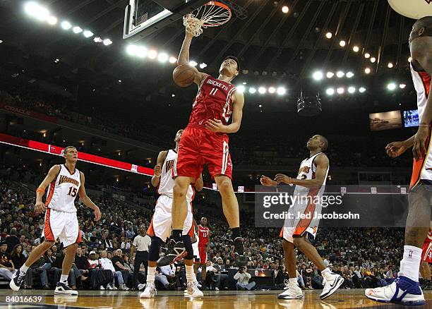 Yao Ming Dunk Photos and Premium High Res Pictures - Getty Images