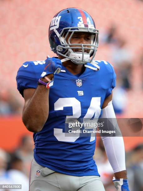 Running back Shane Vereen of the New York Giants walks onto the field prior to a preseason game on April 27, 2017 against the Cleveland Browns at...