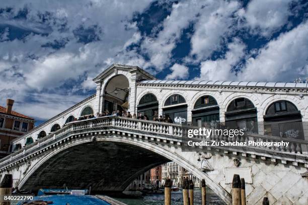 rialto bridge - véneto bildbanksfoton och bilder