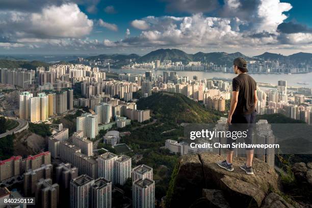 explore hong kong - building top stock-fotos und bilder