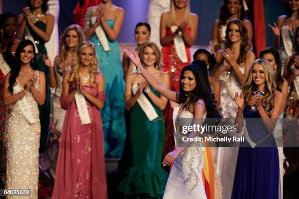 Miss India Parvathy Omanakuttan waves as runner up at the 58th Miss World at Sandton Convention Centre on December 13, 2008 in Johannesburg, South...
