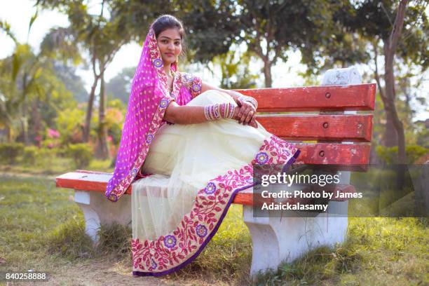 indian hindu wedding - indian bridal makeup stock pictures, royalty-free photos & images