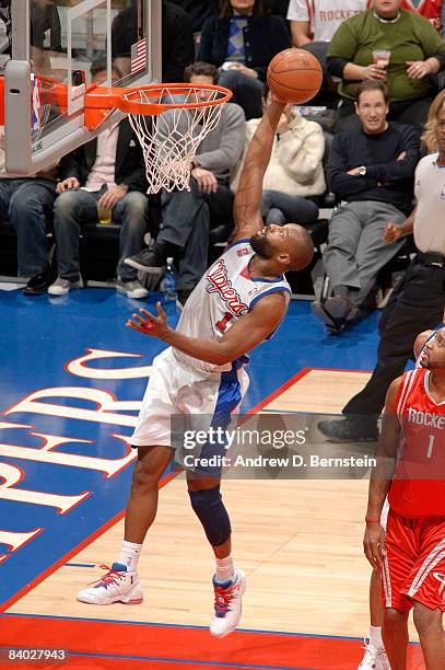 Baron Davis of the Los Angeles Clippers puts up a shot during the game against the Houston Rockets at Staples Center on December 13, 2008 in Los...