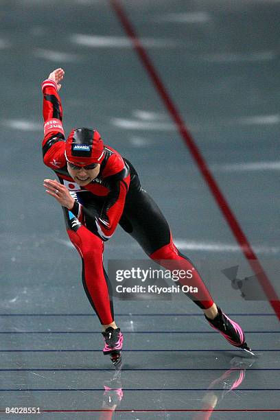 Tomomi Okazaki of Japan competes in the Ladies 500m Division A during the Essent ISU World Cup Speed Skating Nagano at the Nagano Olympic Memorial...