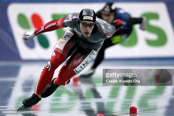 Denny Morrison of Canada competes in the Men's 1000m Division A during the Essent ISU World Cup Speed Skating Nagano at the Nagano Olympic Memorial...