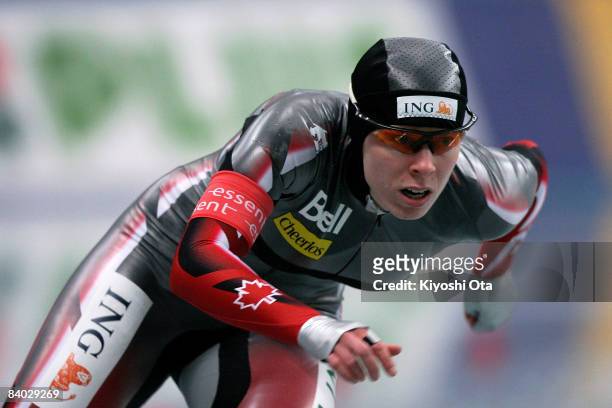Christine Nesbitt of Canada competes in the Ladies 1000m Division A during the Essent ISU World Cup Speed Skating Nagano at the Nagano Olympic...