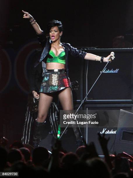 Rihanna performs at the Y 100 Jingle Ball at Bank Atlantic Center on December 13, 2008 in Sunrise, Florida