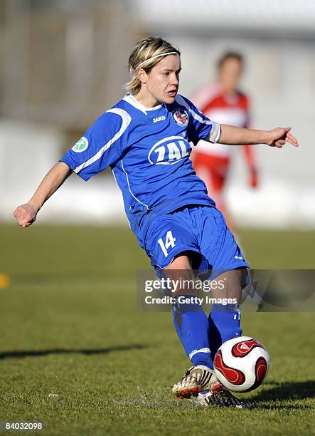 Jennifer Zietz of Potsdam in action during the Women Bundesliga match between Bayern Muenchen and FFC Turbine Potsdam at the stadium "Sportpark...