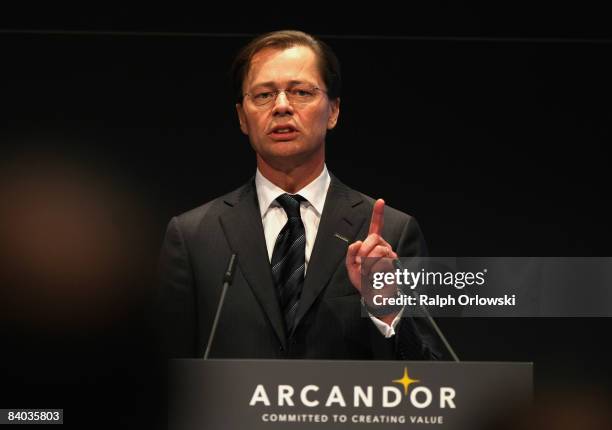 Thomas Middelhoff, CEO of German department store company Arcandor AG speaks during the annual results press conference for 2008 on December 15, 2008...