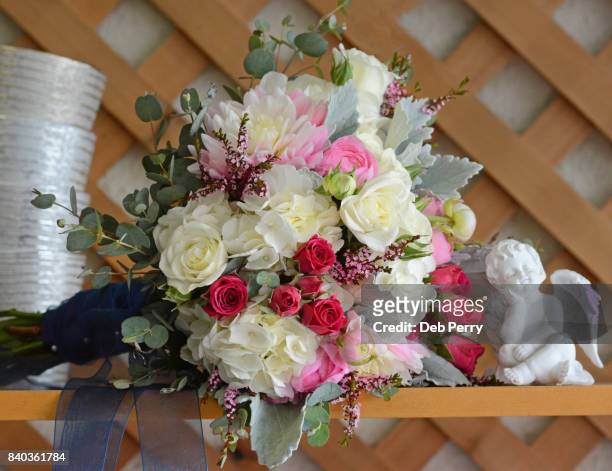 pink and white bridal bouquet - cineraria maritima stock pictures, royalty-free photos & images
