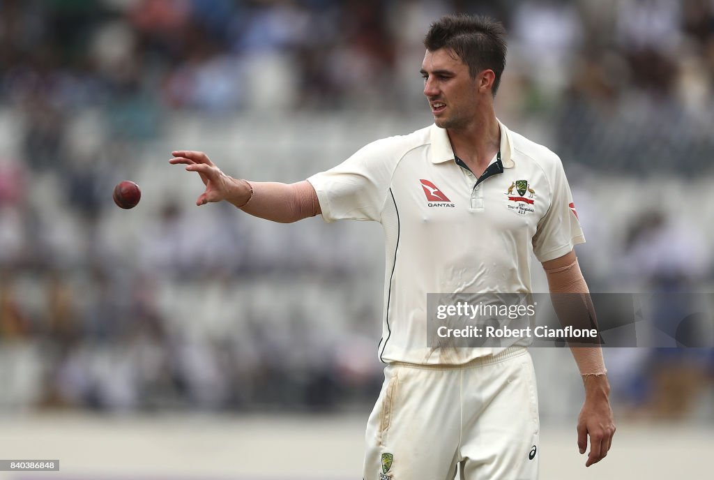 Bangladesh v Australia - 1st Test: Day 3