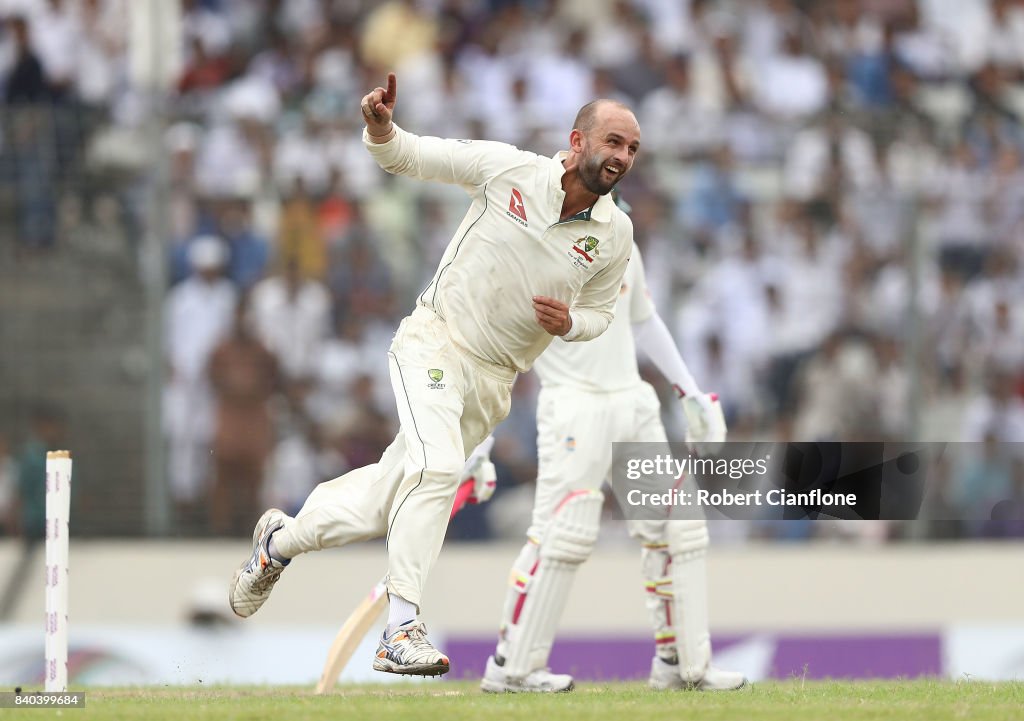 Bangladesh v Australia - 1st Test: Day 3