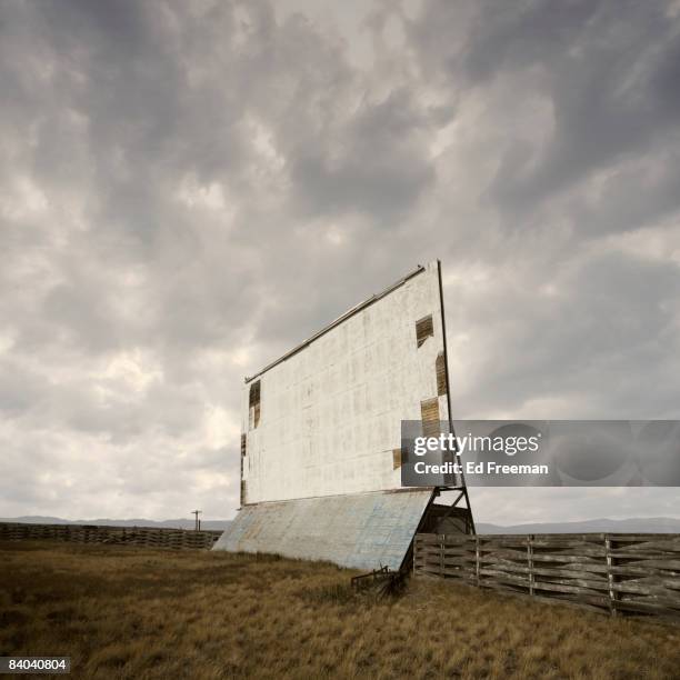 abandoned drive-in movie theater screen - nebraska stock-fotos und bilder