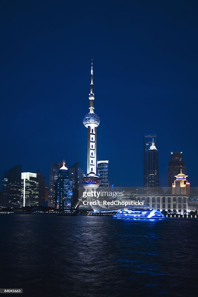 Buildings at the waterfront, Oriental Pearl Tower, Huangpu River, Lujiazui, The Bund, Shanghai, China