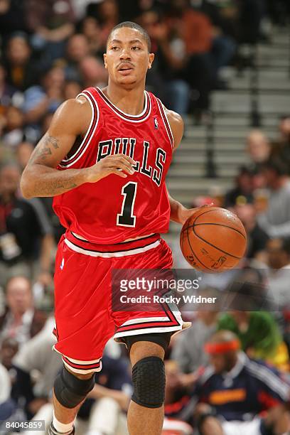 Derrick Rose of the Chicago Bulls moves the ball against the Golden State Warriors during the game on November 21, 2008 at Oracle Arena in Oakland,...