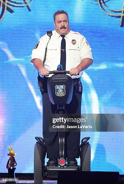 Actor Kevin James performs on stage at Spike TV's 2008 Video Game Awards at Sony Picture Studios on December 14, 2008 in Culver City, California.