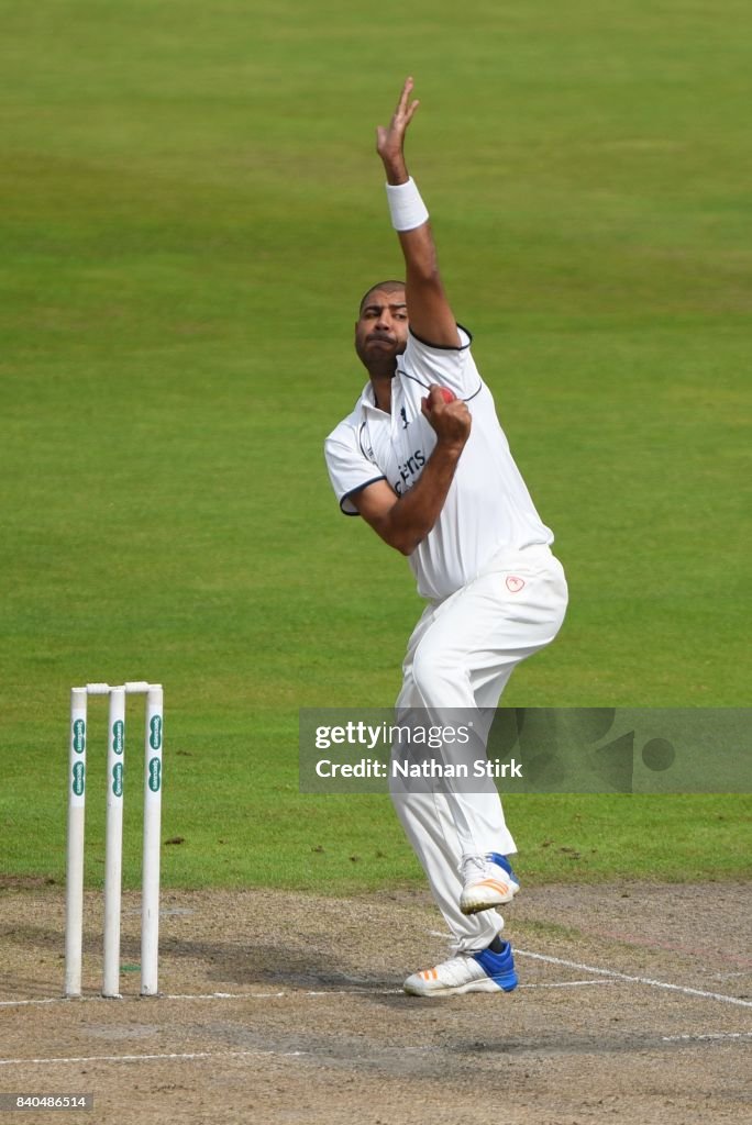 Lancashire v Warwickshire - County Championship Division One, Day Two