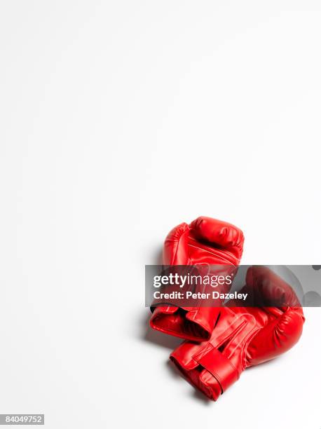 boxing gloves on white background - pair stock photos et images de collection