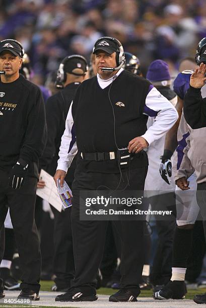 Baltimore Ravens defensive coordinator Rex Ryan on sidelines during game vs Pittsburgh Steelers. Baltimore, MD CREDIT: Damian Strohmeyer