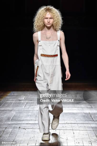 Model walks the runway during A La Garconne fashion show as part of Sao Paulo N44 Fashion Week Spring/Summer 2018 on August 26, 2017 in Sao Paulo,...