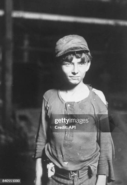 Portrait d'un enfant ouvrier aux Etats-Unis par Lewis Wickes Hine, en 1908.