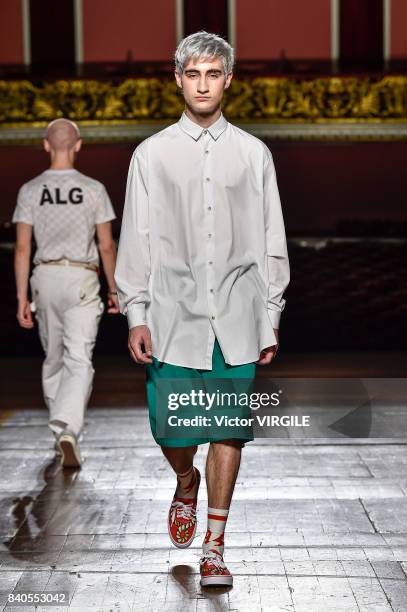 Model walks the runway during A La Garconne fashion show as part of Sao Paulo N44 Fashion Week Spring/Summer 2018 on August 26, 2017 in Sao Paulo,...